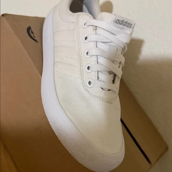 Adidas Classic White Sneakers - Picture 4 of 4
